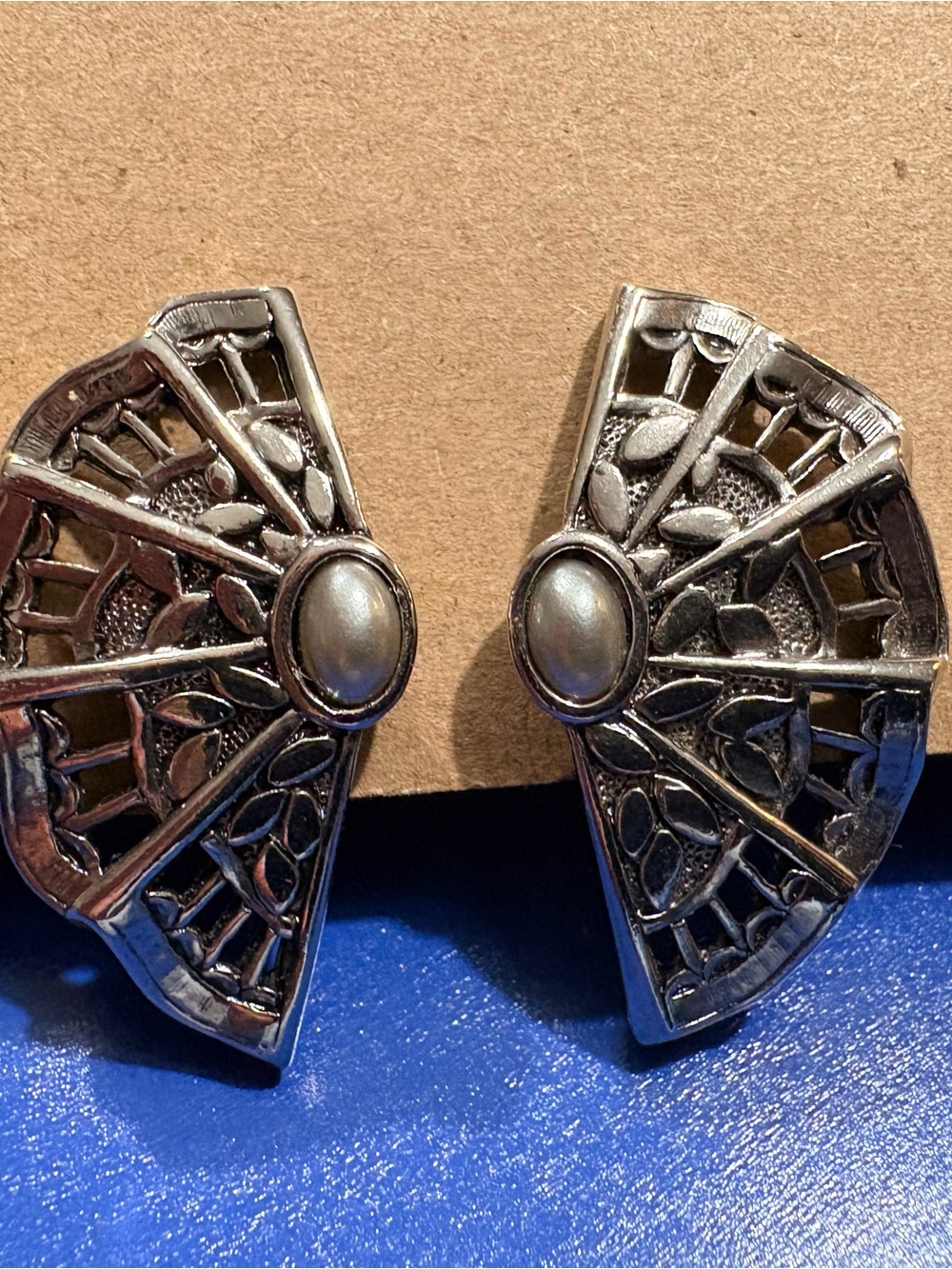 Silver Filigree Fan Drop Earrings with Oval Accent